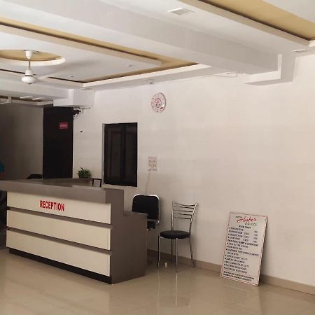 Amber Hotel Barmer Kültér fotó