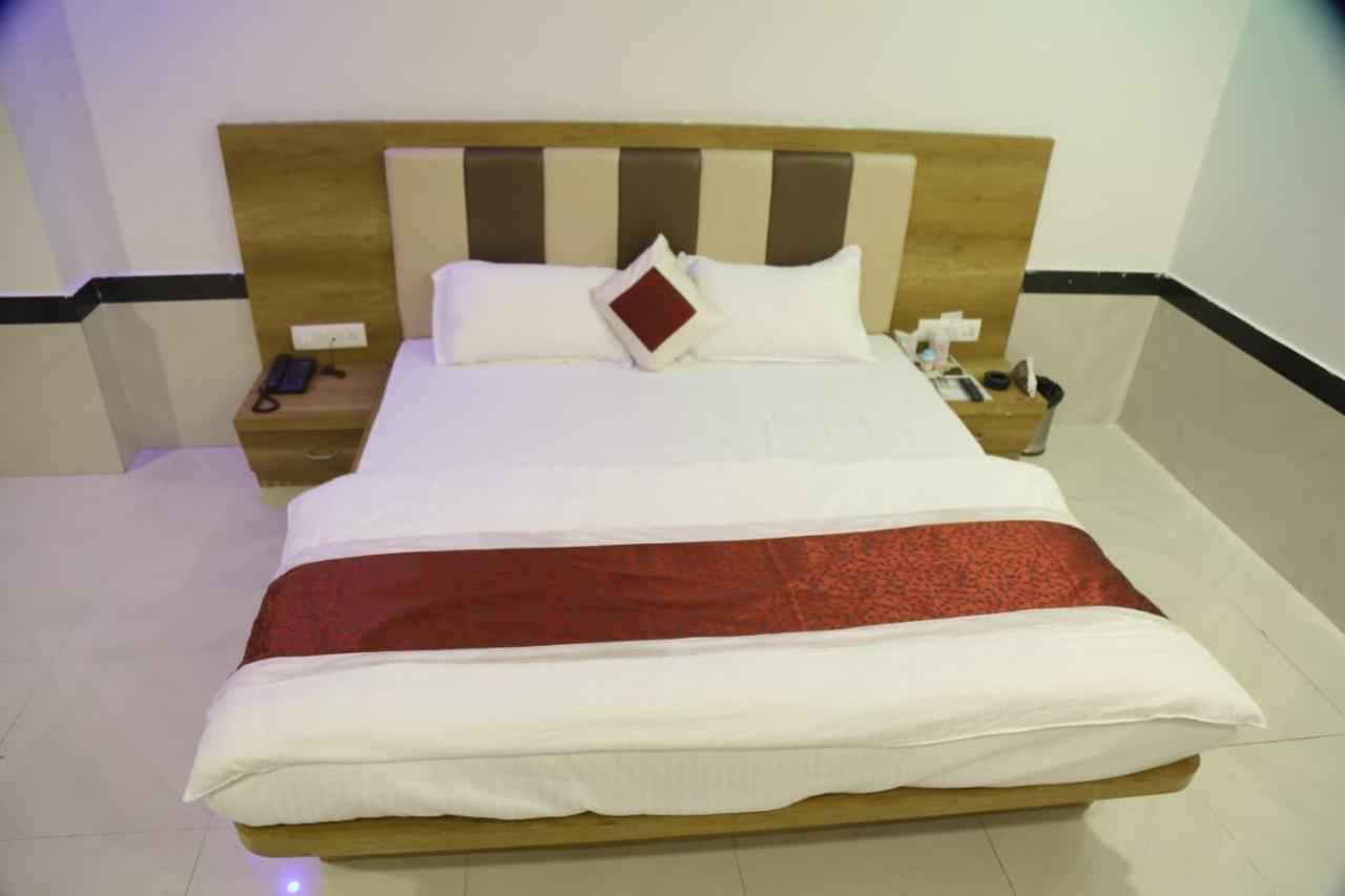 Amber Hotel Barmer Kültér fotó